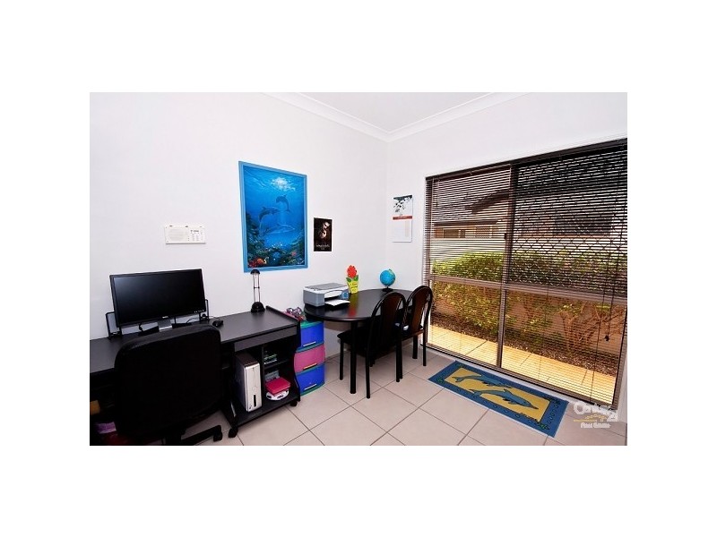 26 Arbuthnot Parade, Benowa QLD 4217