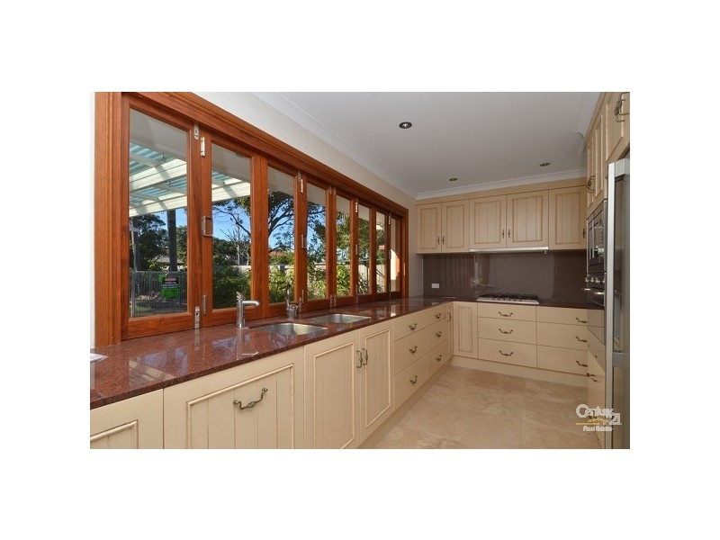 9 Constance Avenue, Mermaid Waters QLD 4218