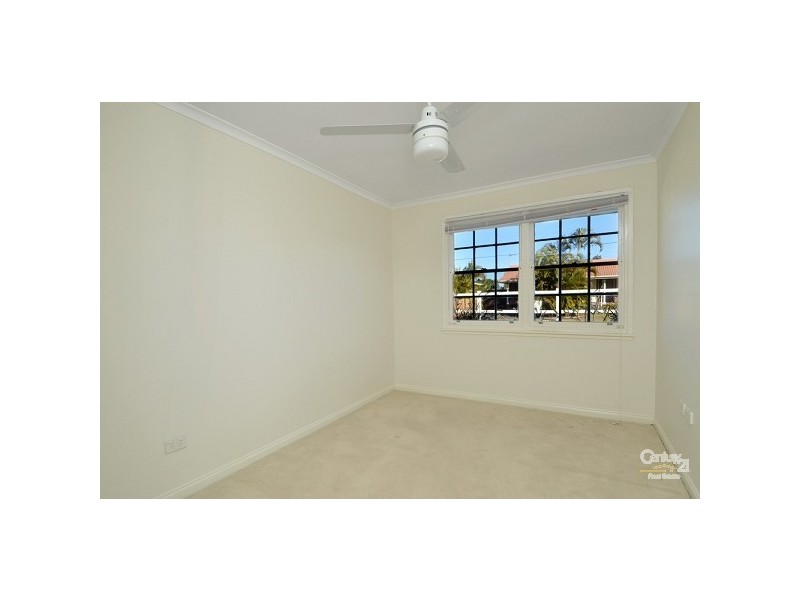 9 Constance Avenue, Mermaid Waters QLD 4218