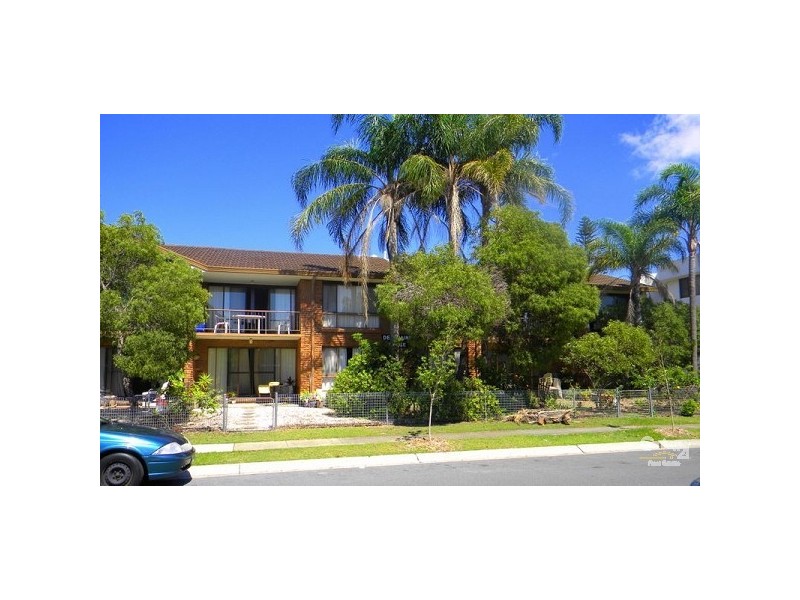 3/3 Christina Court, Mermaid Waters QLD 4218