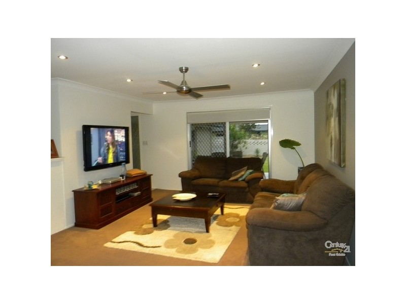 5 Firmin Court, Mermaid Waters QLD 4218