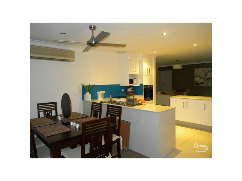 5 Firmin Court, Mermaid Waters QLD 4218