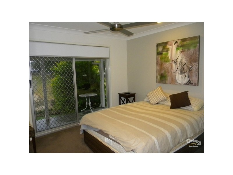 5 Firmin Court, Mermaid Waters QLD 4218