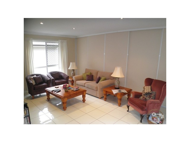 4 Bon Aire Court, Clear Island Waters QLD 4226