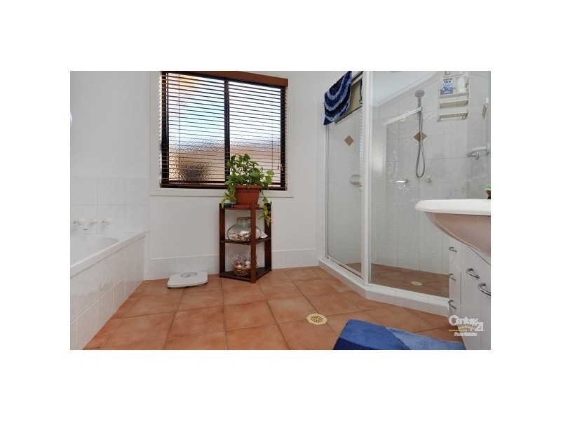 32 Outrigger Drive, Robina QLD 4226