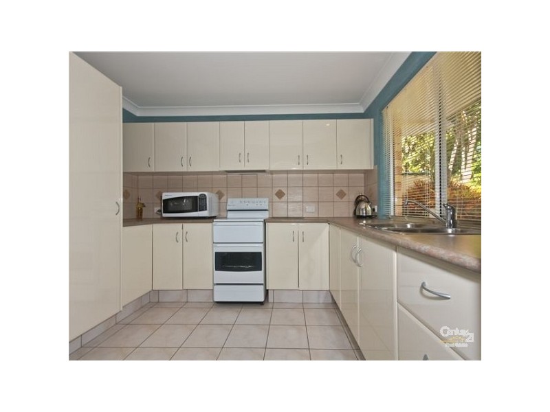 2/108 Nobby Parade, Miami QLD 4220