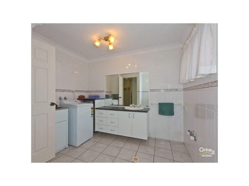 2/108 Nobby Parade, Miami QLD 4220