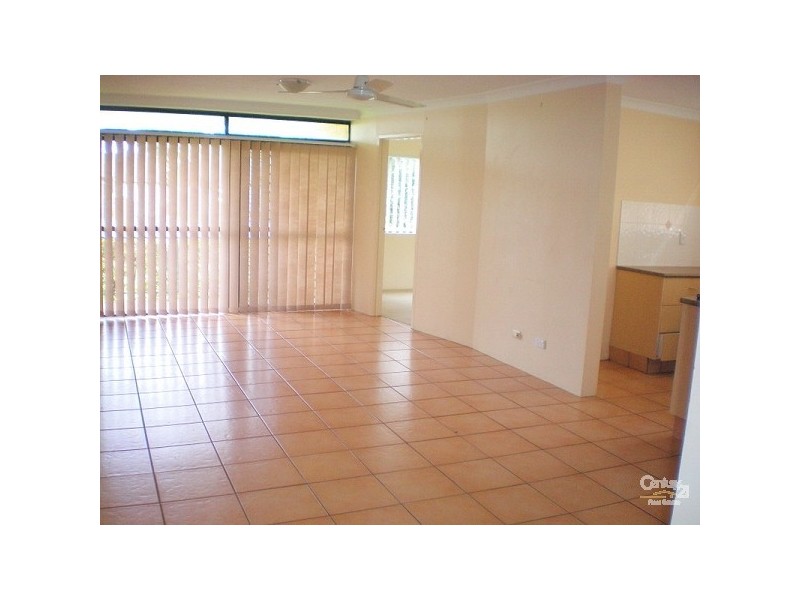 2/4 Oceanic Drive, Mermaid Waters QLD 4218