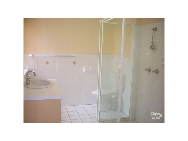 2/4 Oceanic Drive, Mermaid Waters QLD 4218