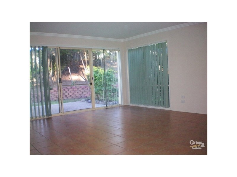 8 Derby Place, Mudgeeraba QLD 4213