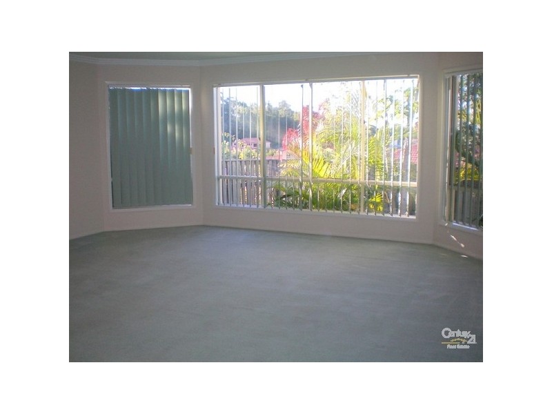 8 Derby Place, Mudgeeraba QLD 4213