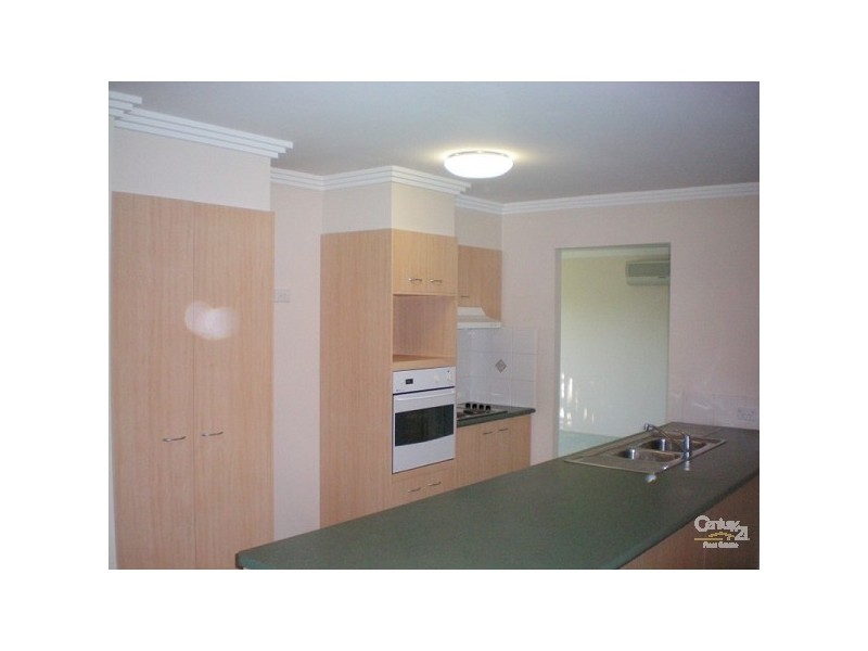 8 Derby Place, Mudgeeraba QLD 4213