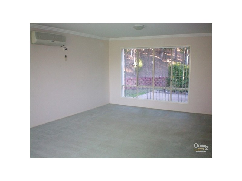 8 Derby Place, Mudgeeraba QLD 4213