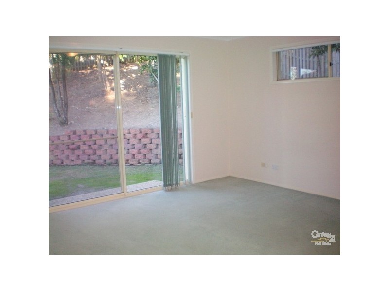 8 Derby Place, Mudgeeraba QLD 4213