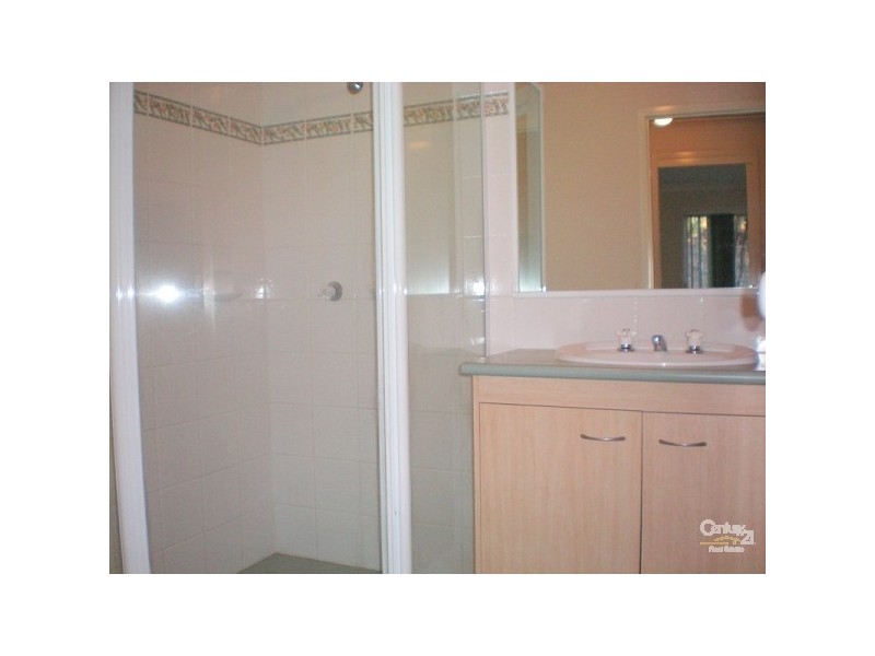 8 Derby Place, Mudgeeraba QLD 4213