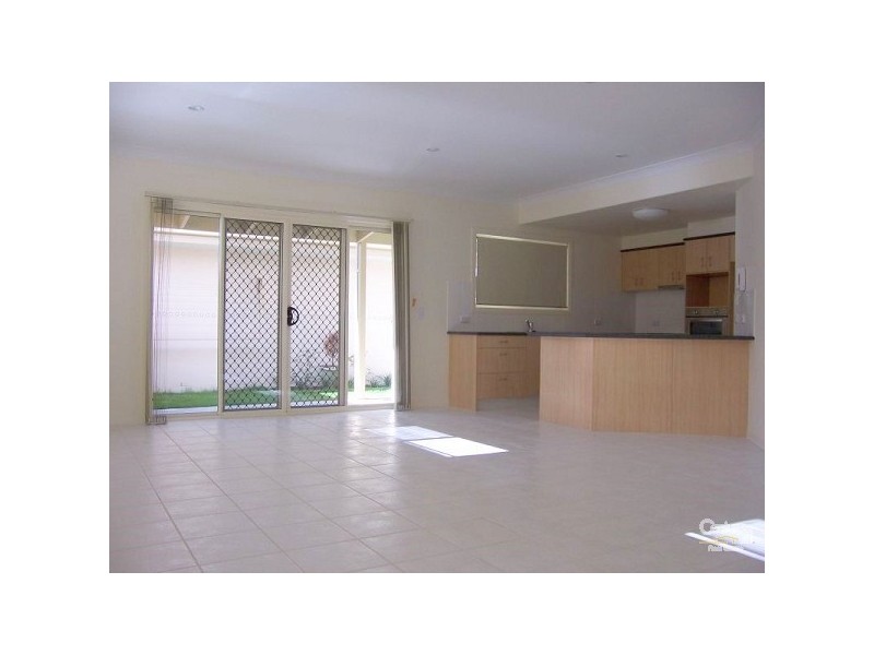 2/94 Sunshine Pde, Miami QLD 4220