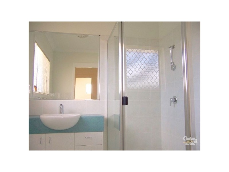 2/94 Sunshine Pde, Miami QLD 4220