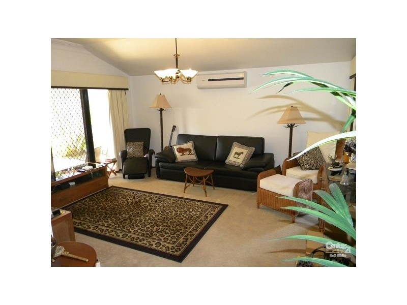 27 Santabelle Crescent, Clear Island Waters QLD 4226