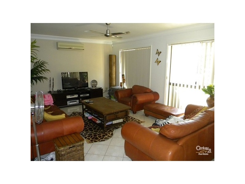 27 Santabelle Crescent, Clear Island Waters QLD 4226