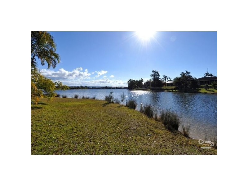 17 Kingfisher Crescent, Burleigh Waters QLD 4220