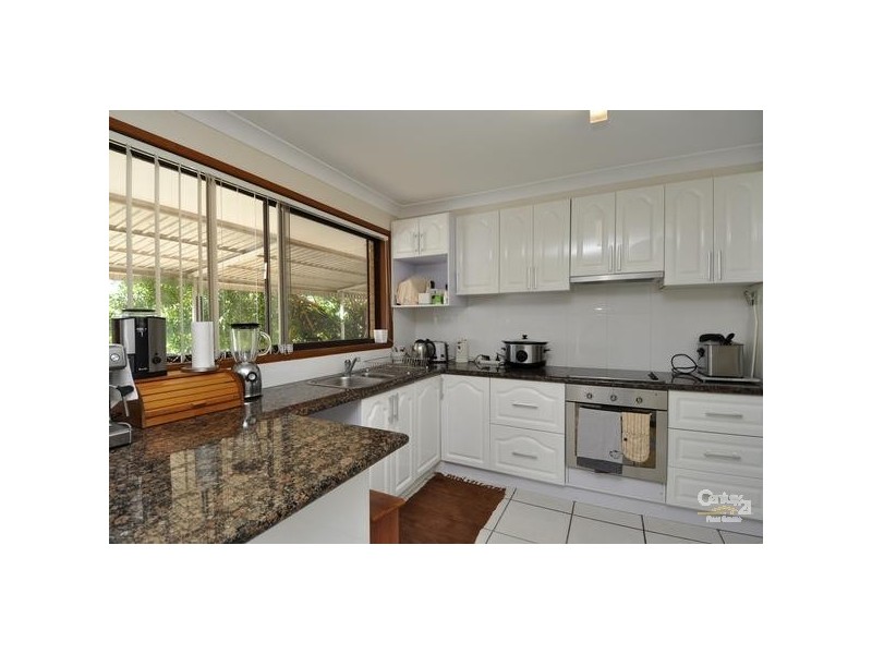 17 Kingfisher Crescent, Burleigh Waters QLD 4220