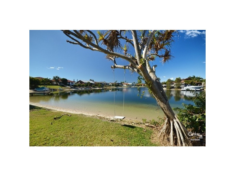 208 Sunshine Blvd, Miami QLD 4220