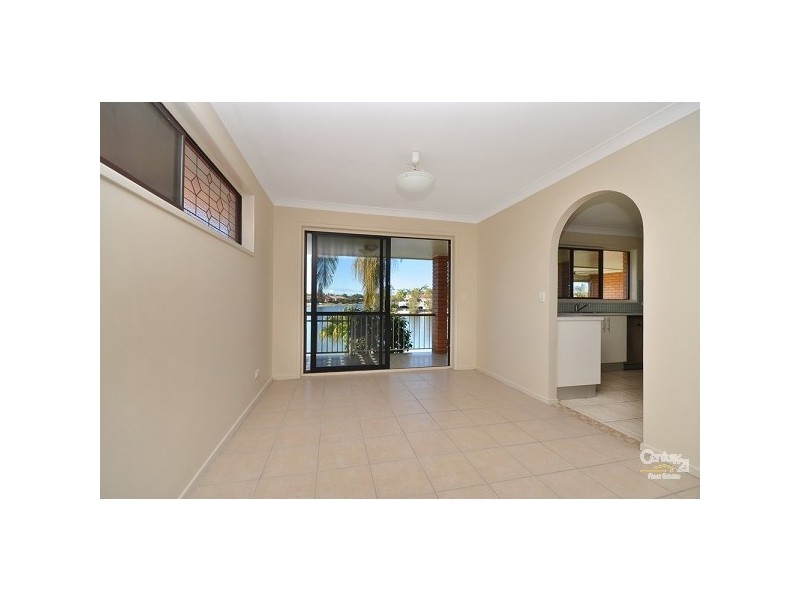 208 Sunshine Blvd, Miami QLD 4220