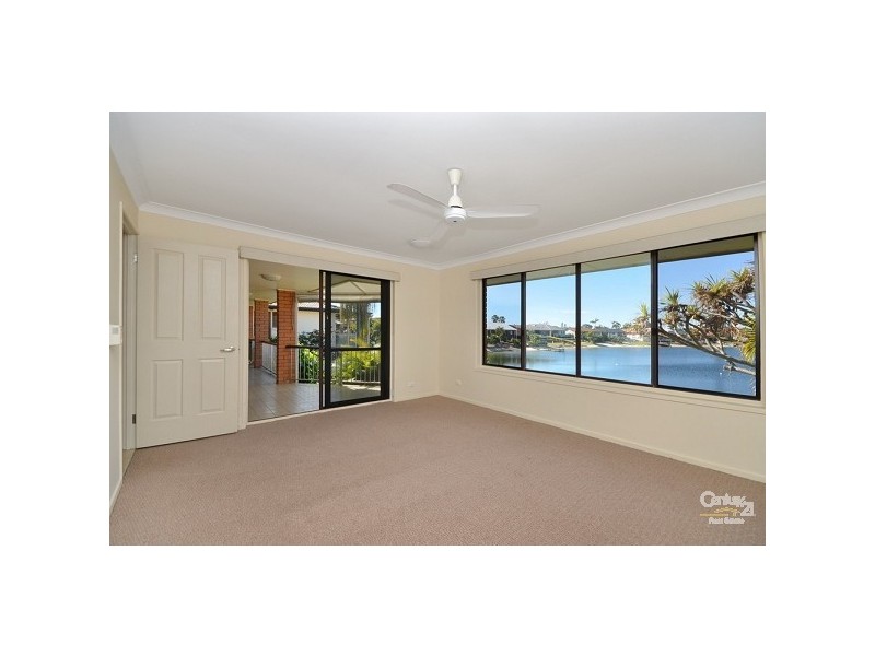 208 Sunshine Blvd, Miami QLD 4220