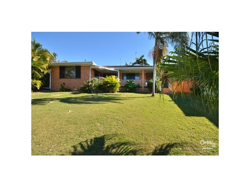 208 Sunshine Blvd, Miami QLD 4220