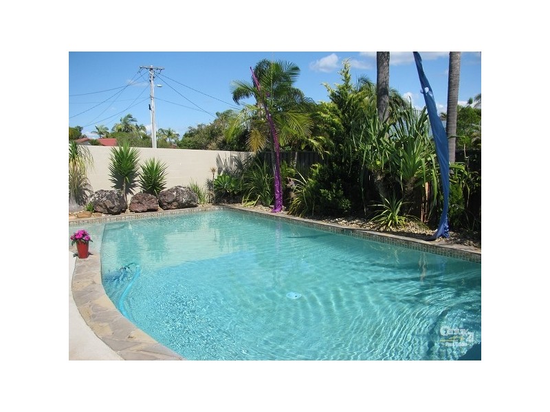 13 Bluejay Street, Burleigh Waters QLD 4220