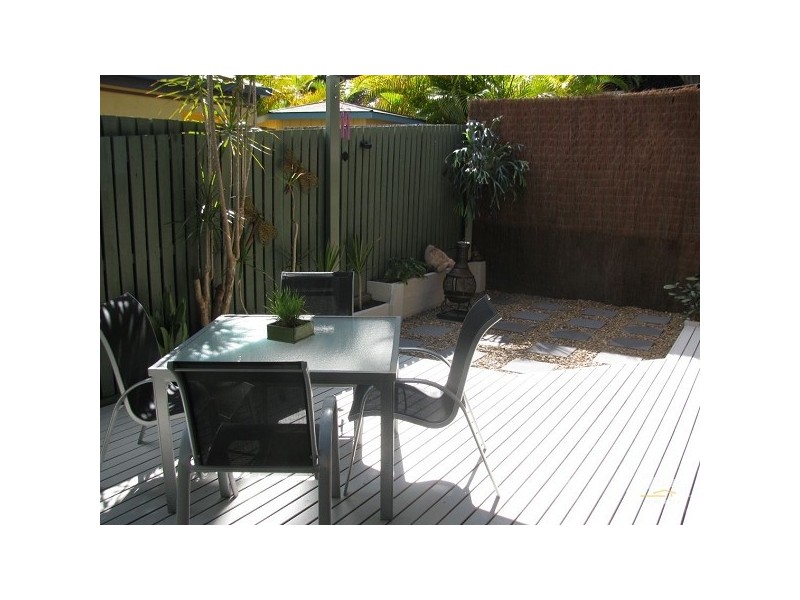 2/3 Karri Court, Burleigh Heads QLD 4220