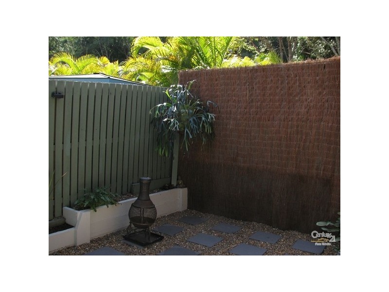 2/3 Karri Court, Burleigh Heads QLD 4220