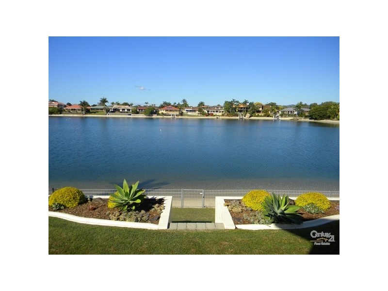 7 Salacia Avenue, Mermaid Waters QLD 4218