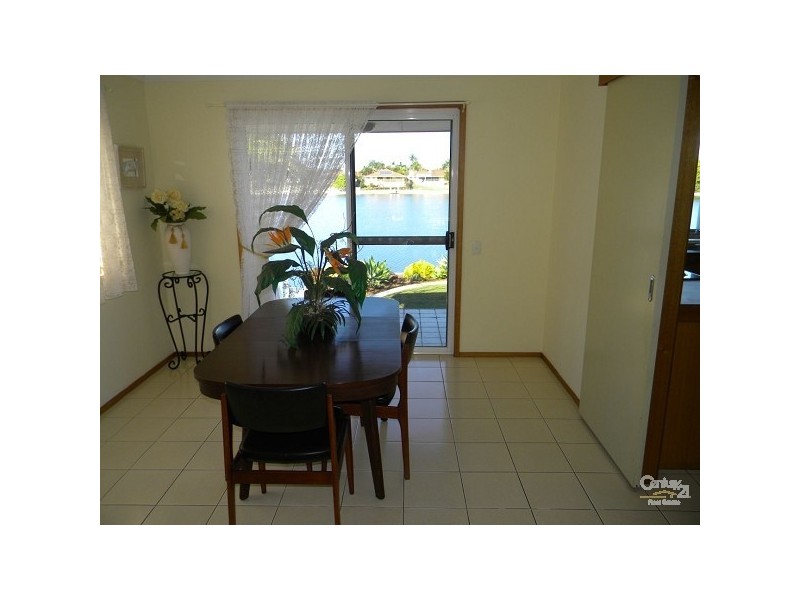 7 Salacia Avenue, Mermaid Waters QLD 4218