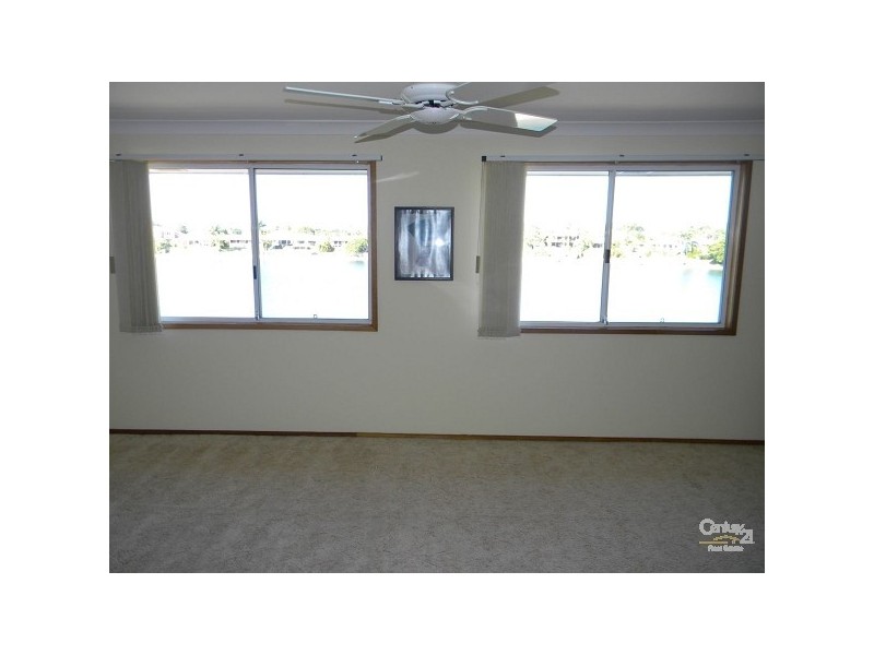 7 Salacia Avenue, Mermaid Waters QLD 4218