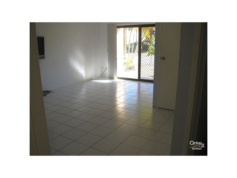 2/30 Duet Drive, Mermaid Waters QLD 4218