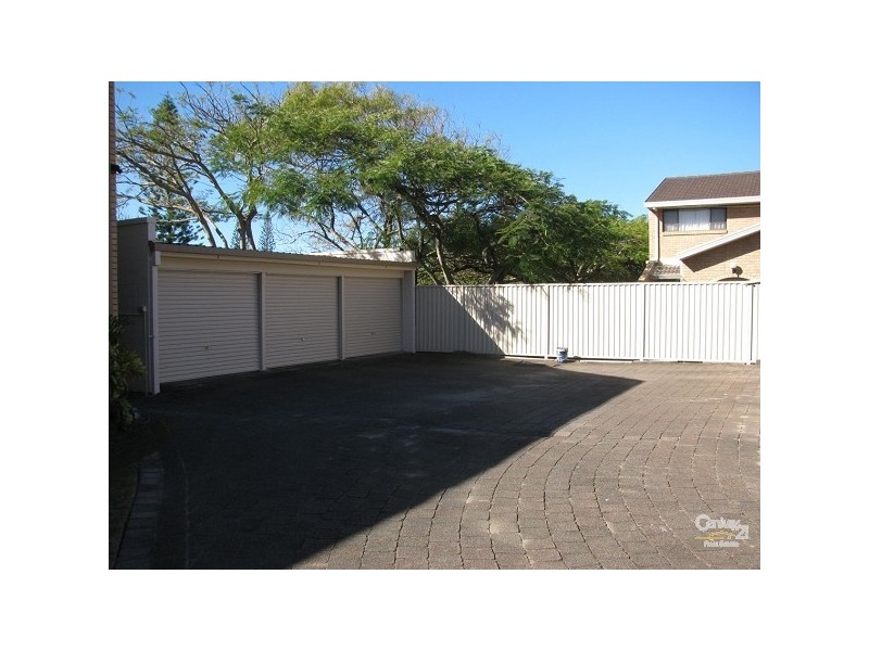 2/30 Duet Drive, Mermaid Waters QLD 4218