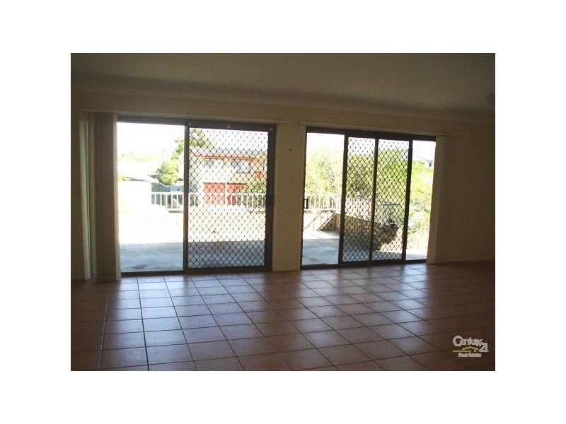 2/35 Albion Avenue, Miami QLD 4220