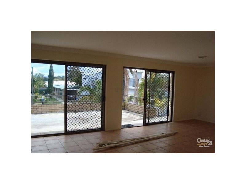 2/35 Albion Avenue, Miami QLD 4220