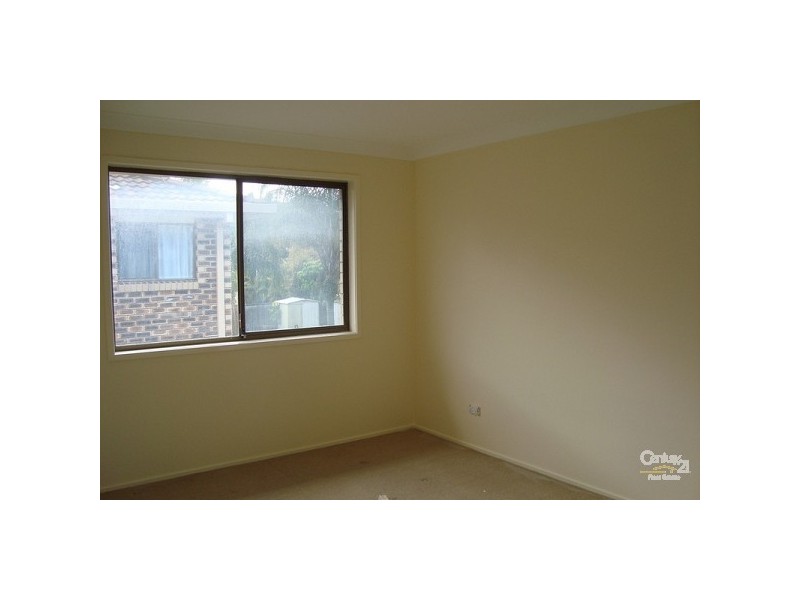 2/35 Albion Avenue, Miami QLD 4220