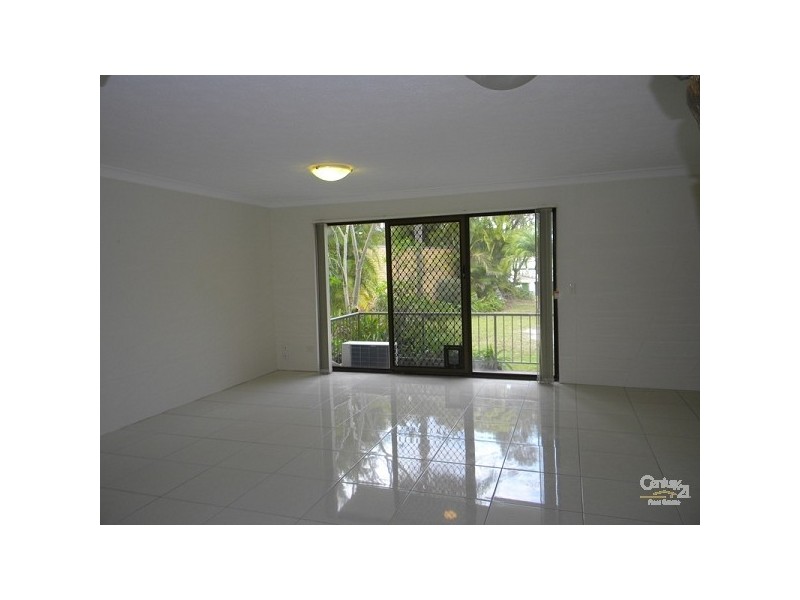 2/6 Angie Court, Mermaid Waters QLD 4218