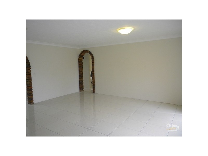 2/6 Angie Court, Mermaid Waters QLD 4218