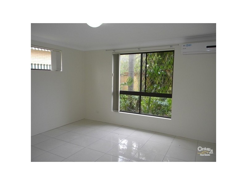 2/6 Angie Court, Mermaid Waters QLD 4218