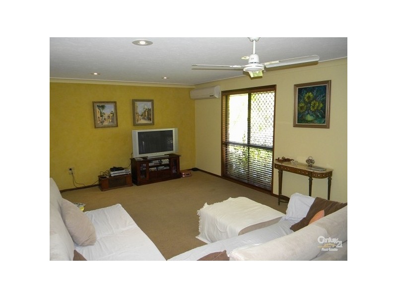 10 Normanby Street, Mermaid Waters QLD 4218