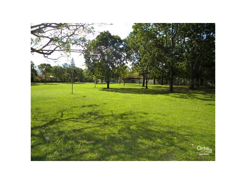 10 Normanby Street, Mermaid Waters QLD 4218