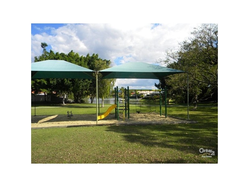 10 Normanby Street, Mermaid Waters QLD 4218