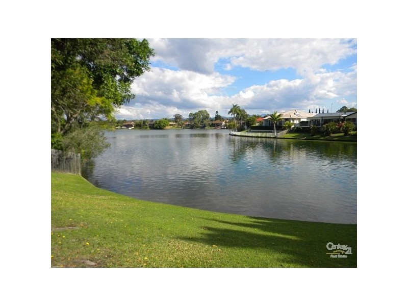 10 Normanby Street, Mermaid Waters QLD 4218