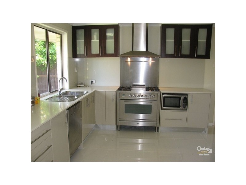 29 Fairsky Avenue, Mermaid Waters QLD 4218