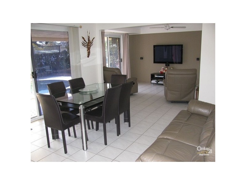 35 Manakin Avenue, Burleigh Waters QLD 4220