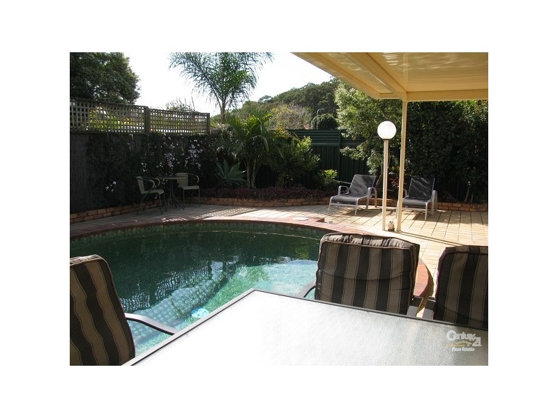 35 Manakin Avenue, Burleigh Waters QLD 4220